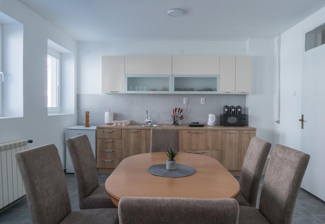 Gerardus Apartmani Vrsac Luaran gambar