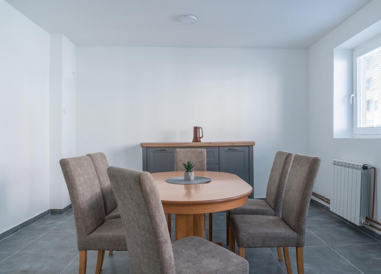 Gerardus Apartmani Vrsac Luaran gambar