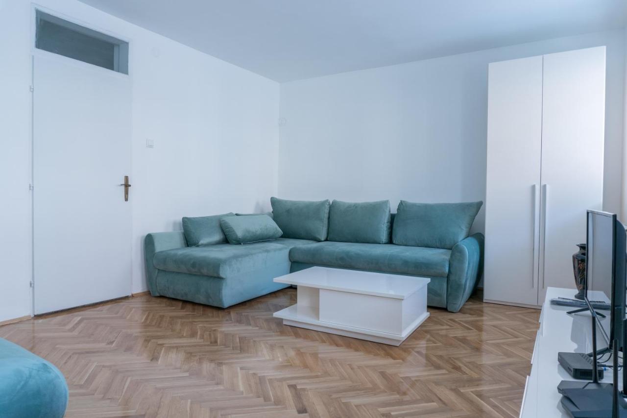 Gerardus Apartmani Vrsac Luaran gambar