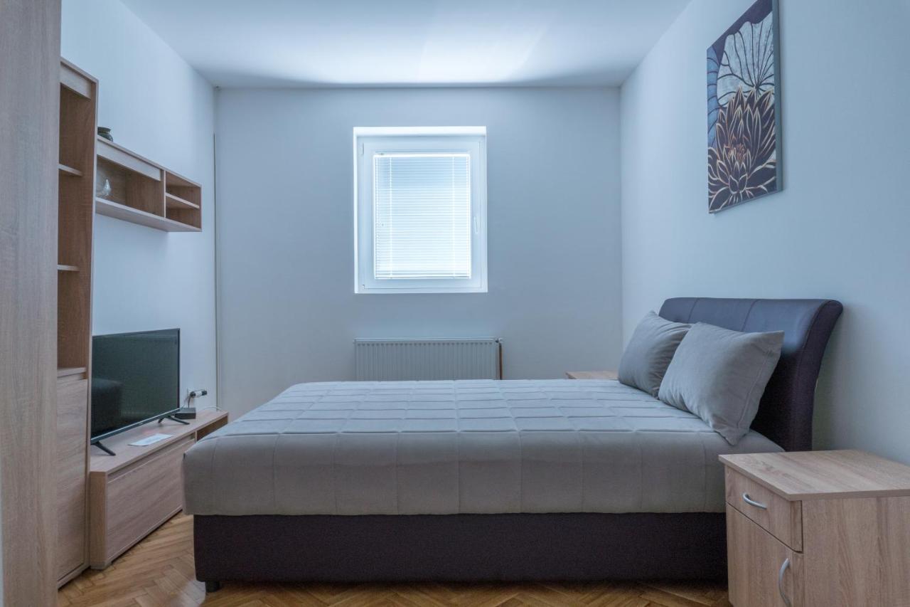 Gerardus Apartmani Vrsac Luaran gambar