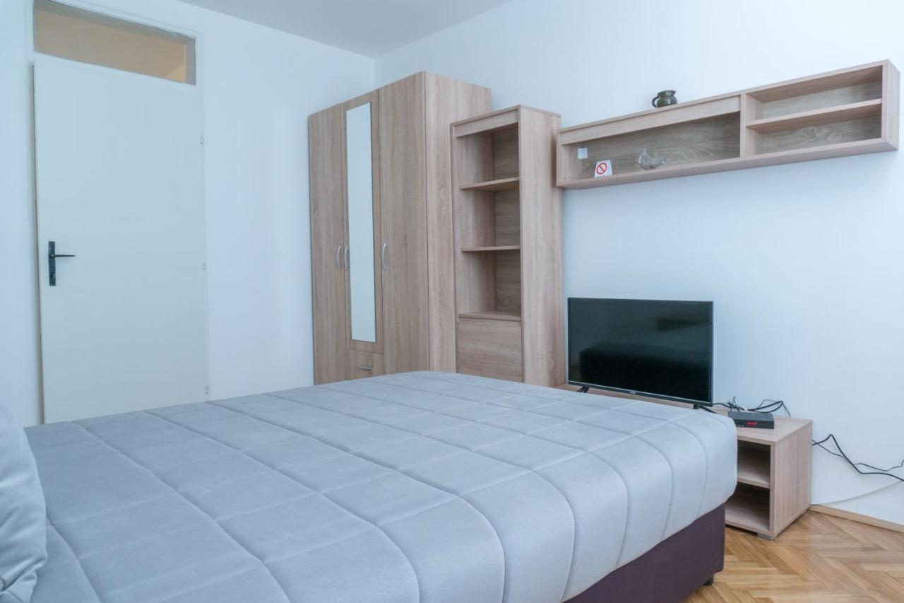 Gerardus Apartmani Vrsac Luaran gambar